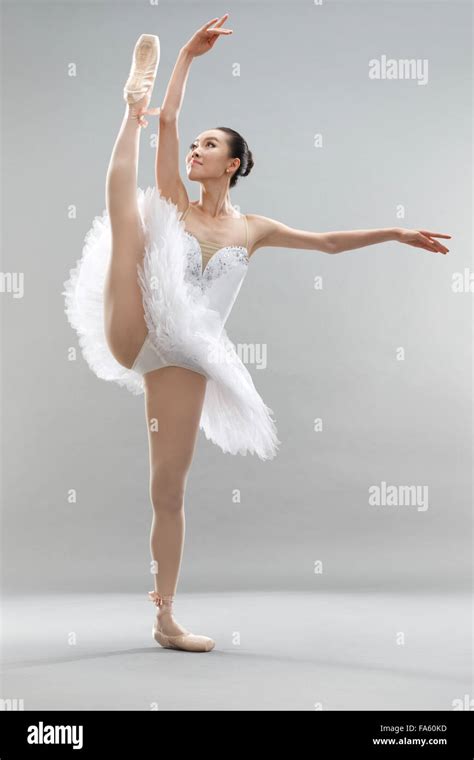 Young Women Dance Ballet Stock Photo Alamy
