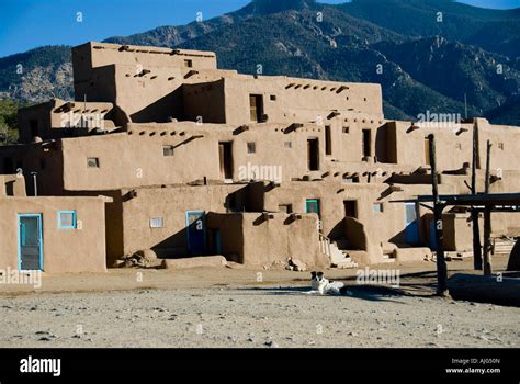 Taos Pueblo Indians Hi Res Stock Photography And Images Alamy