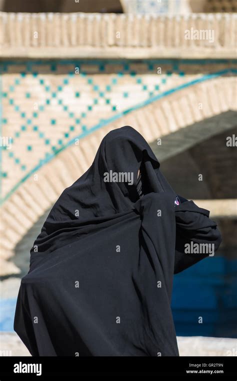 Traditional Chador Hi Res Stock Photography And Images Alamy