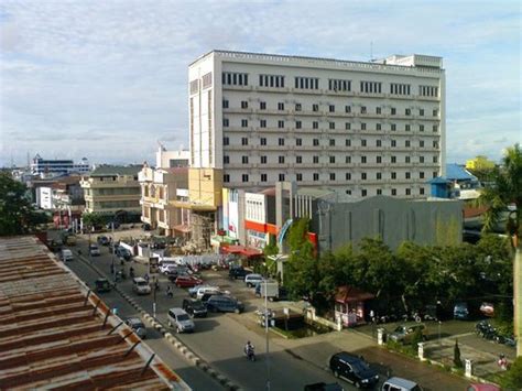 Pontianak An Equator City On The Banks Of The Indonesias Longest River