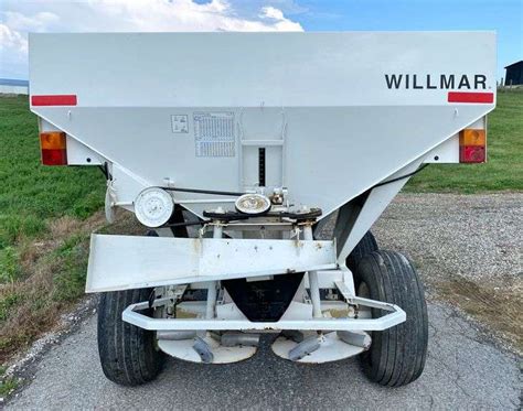 Willmar Super 500 Narrow Track Fertilizer Spreader Beckort Auctions Llc