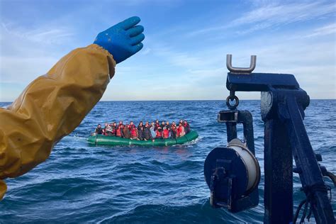 Document Rtl Au Large Des Côtes Françaises Le Sauvetage De Migrants