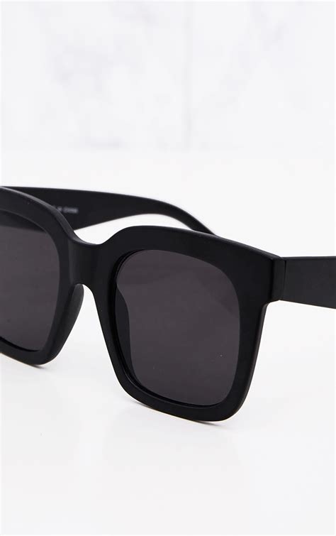 Matte Black Oversized Square Sunglasses Prettylittlething Aus