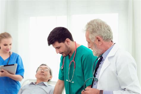 Physician Assistant Pay Surpasses $107K Annually