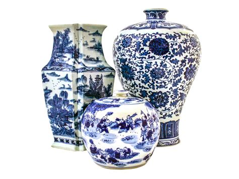 International caravan antique white round scalloped ceramic garden. Blue and White Porcelain Pieces | White porcelain, Garden ...