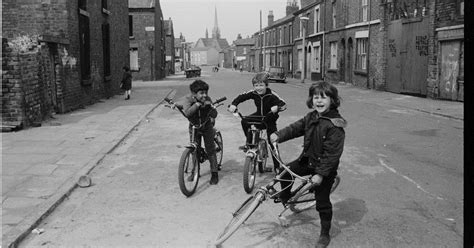 Captivating Unseen Photos Of Liverpool In 1970s And 80s Show Just How