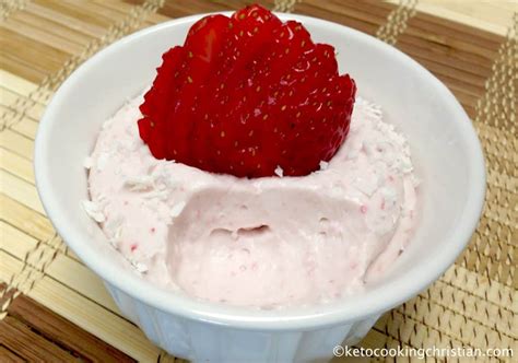 This keto chocolate mousse recipe is full of rich chocolate decadence and is just so incredibly easy to make! Strawberry Coconut Cream Mousse - Keto and Low Carb - Keto ...