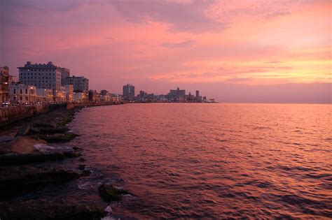 Sunset Over The Malecon Havana Cuba Ian Cowe Flickr