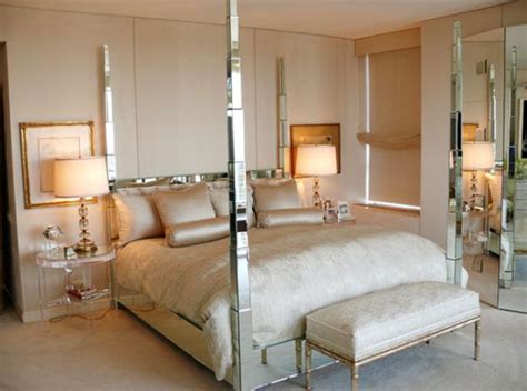 Glamorous Mirrors Bringing Chic Into Modern Bedroom Designs