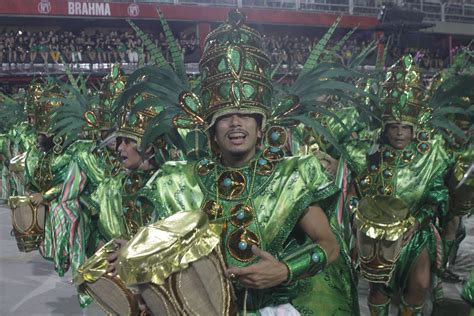 Mangueira Arrebata Exaltando A Influência Africana No Carnaval Da Bahia