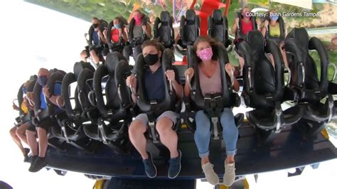 florida s theme parks no longer requiring face masks outdoors