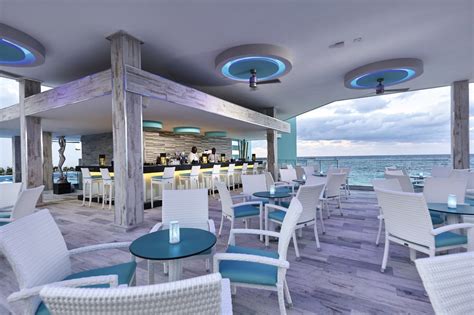 Bar With Views At The Bahamas Riu Palace Paradise Island All