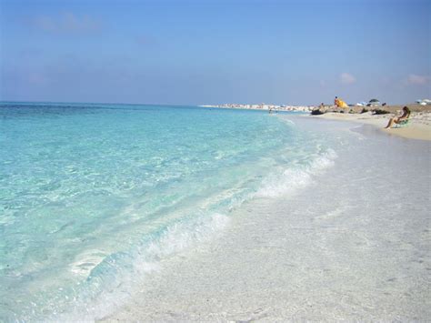 Oristano è una meta ideale per conoscere una sardegna autentica, legata alle tradizioni e lontana dal glamour delle spiagge vip. Cabras - Sardegna Pleinair Campeggi e Villaggi in Sardegna