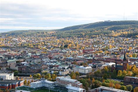 Januar 2005 den status einer universität und bildet jährlich rund 15.000 studenten aus. Sundsvall - Swedish for All - Svenska för alla