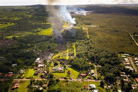 Hawaii Town Braces For Lava From Kilauea Volcano Photos Image 3