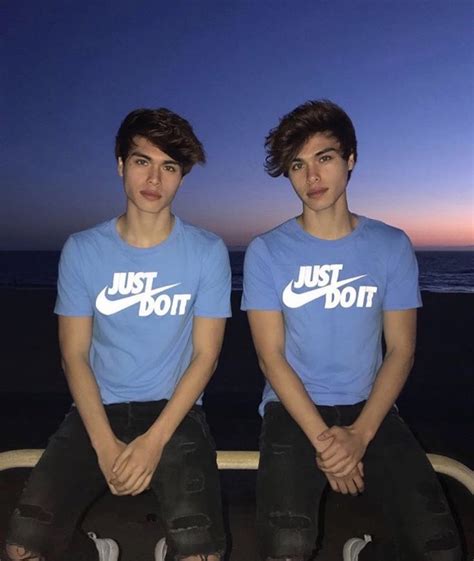 Pin By Madilyn Campbell On Youtubers Celebrity Twins Boy Celebrities