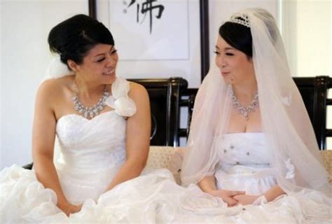 usa lesbian dating taiwan couple in same sex buddhist wedding
