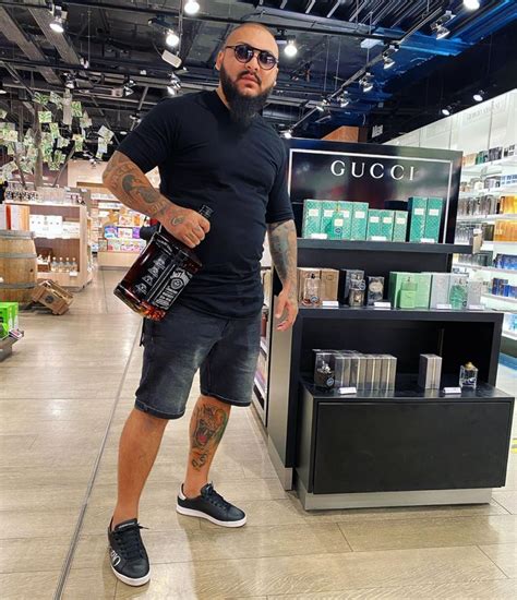 raˈed araˈfat , fornavn stavet også rayed ; Apariția în videoclipul lui Dani Mocanu a costat-o mult ...