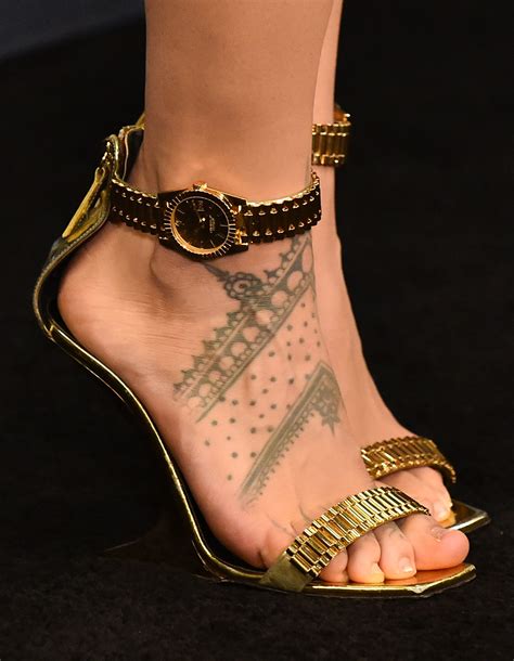 rosalía s feet