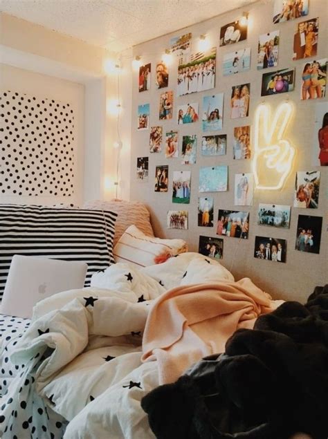 15 Easy Ways To Make Your Dorm Room Cozy