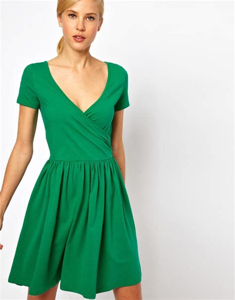 Fave Finds: Green Dresses