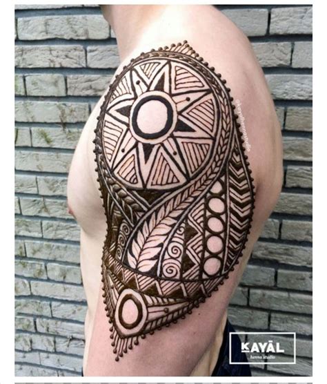 The popularity of intricate henna designs has continued to grow over the past. #menndi, #henna for men, #mehndi for men | Henna tattoo ...
