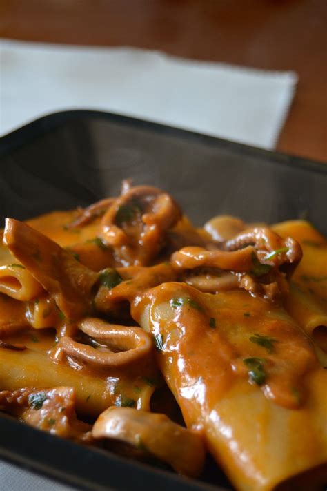 Maybe you would like to learn more about one of these? Paccheri sugo di pesce | Ricette, Ricette mediterranee ...