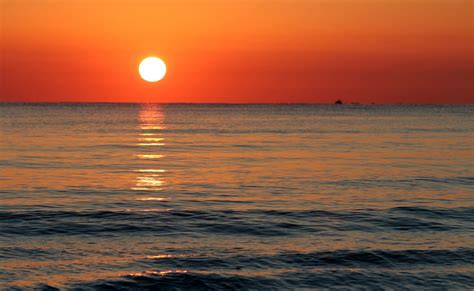 Sonnenaufgang über Dem Mittelmeer Foto And Bild Sonnenaufgänge Himmel