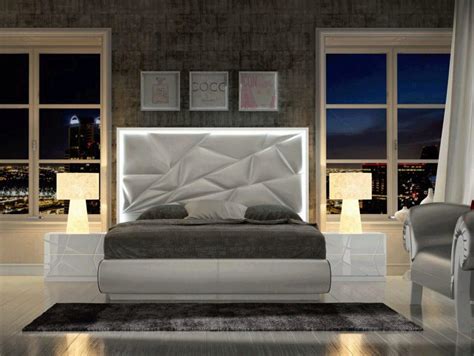 White Finish Futuristic Queen Bed And 2 Nightstands Modern Made In Spain