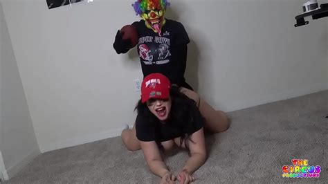 Mandimayxxx Fucks Gibby The Clown While Watching Super Bowl