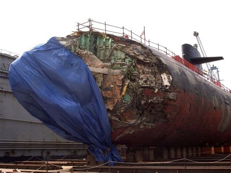This Navy Submarine Smashed Into An Underwater Mountain And Survived