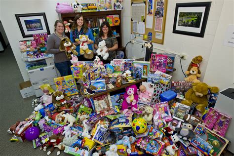 Now comes the fun part. Wright State Newsroom - 2014 Christmas for Kids toy drive ...