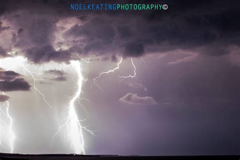 Photographer Captures ‘electrifying Pictures Of Lightning Storm