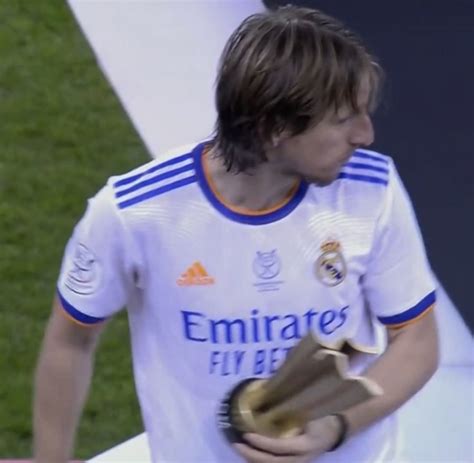 Pin By 1977 On Real Madrid Modric Luka Modrić Soccer Pictures