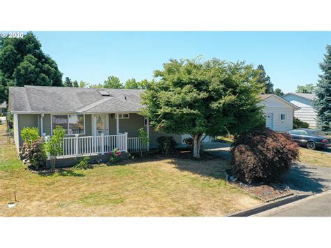 2200 Country Club Ter Woodburn Or 97071 Mls 20349690 Redfin