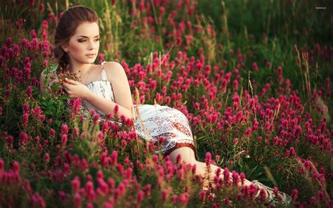 Cute Model Lying Between The Purple Flowers Wallpaper Girl Wallpapers