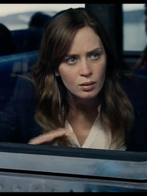 Emily Blunt Goes Off The Rails In The First The Girl On The Train Trailer Inverse