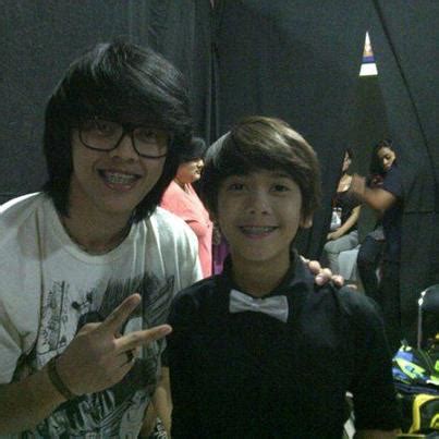 Iqbaal ramadahan juga pandai menyanyi. This is Luthfisilli (ʃƪ´ `): Iqbaal Dhiafakhri Ramadhan～(￣ ￣～)