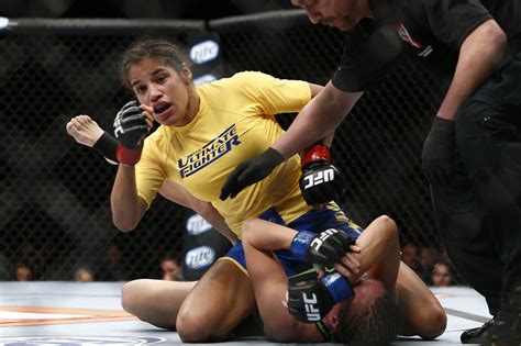 Julianna Pena suffers severe knee injury, withdraws from 
