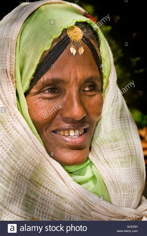 Woman Eritrea Stockfotos Und Bilder Kaufen Seite 2 Alamy