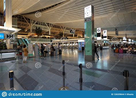 Haneda Airport International Passenger Terminal Departure Lobby Check