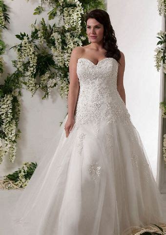 Brautkleid lisa donetti prinzessin das kleid hat die größe von 40 bis 52, da das kleid zum schnürren ist korsagenkleider mit großem. Traumhafte XXL Brautkleider in Plus Size für die mollige ...