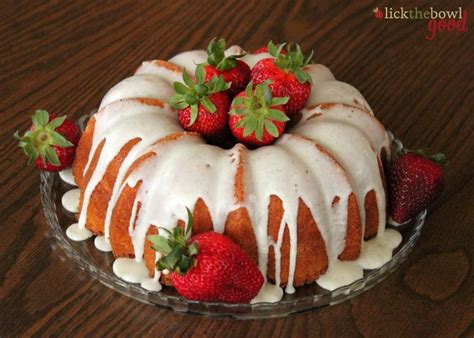To make one large bundt cake instead of six small ones, double this recipe and bake in a love the double recipe for big bunt idea. 17 Best images about Decorating a bundt cake on Pinterest | Lemon coconut, Chocolate bundt cake ...
