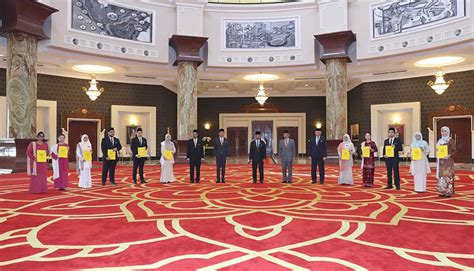 Nur amalina binti abdul razak. Al-Sultan Abdullah perkenan anugerah 11 biasiswa YDPA ...