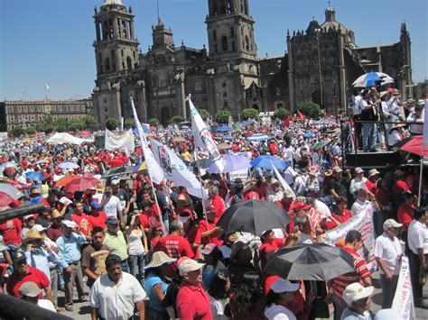 En méxico, la celebración del día del trabajo transcurrió sin incidentes. Blog de RadioAMLO: 05/01/2010