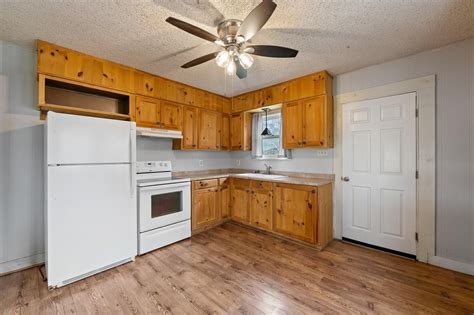 Circa 1950 Texas Move-In Ready Home $97K - Old Houses Under $100K