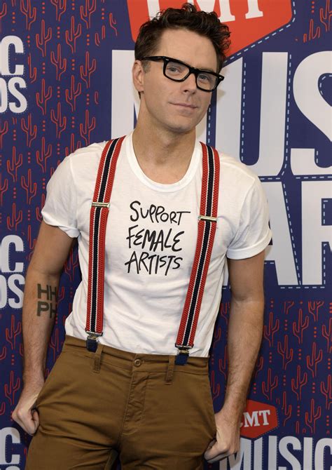 Bobby Bones Makes Statement With Outfit At 2019 CMT Awards | iHeartRadio
