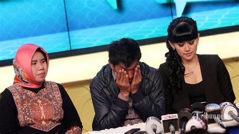 Ia juga telah banyak bermain film, sinetron hingga ftv. Kiwil: Siapa pun yang Komentari Rumah Tangga Saya Adalah Banci