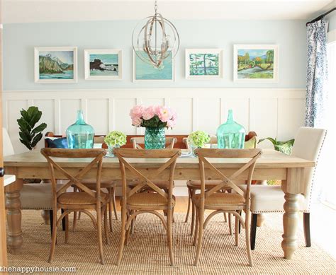 Farmhouse decor equates to romantic retreats and beautiful hideaways. Coastal, Cottage, & Farmhouse Style Wall Treatment Ideas ...