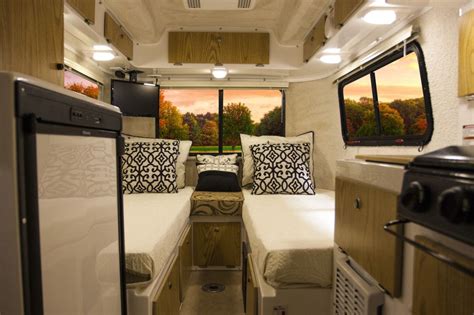 Lots of photos and ideas to help your glamp your own travel trailer! 「Caravan」おしゃれまとめの人気アイデア｜Pinterest｜Moonstar Mystic【2020 ...